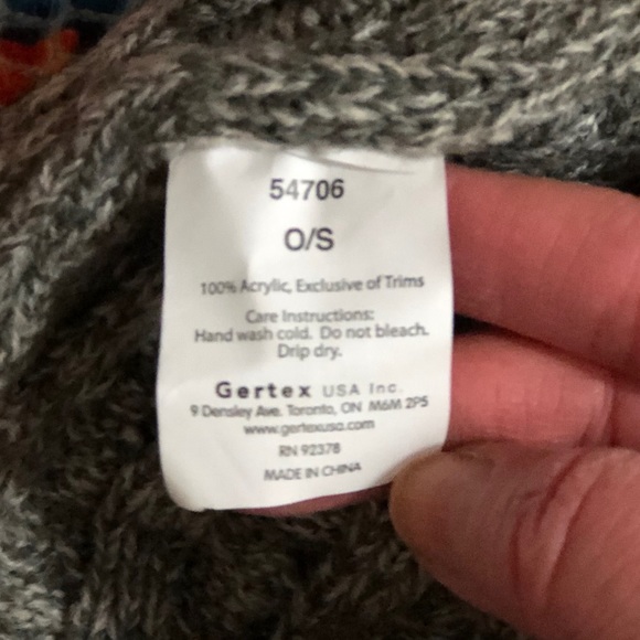 Cable Knit Beanie - Picture 6 of 6